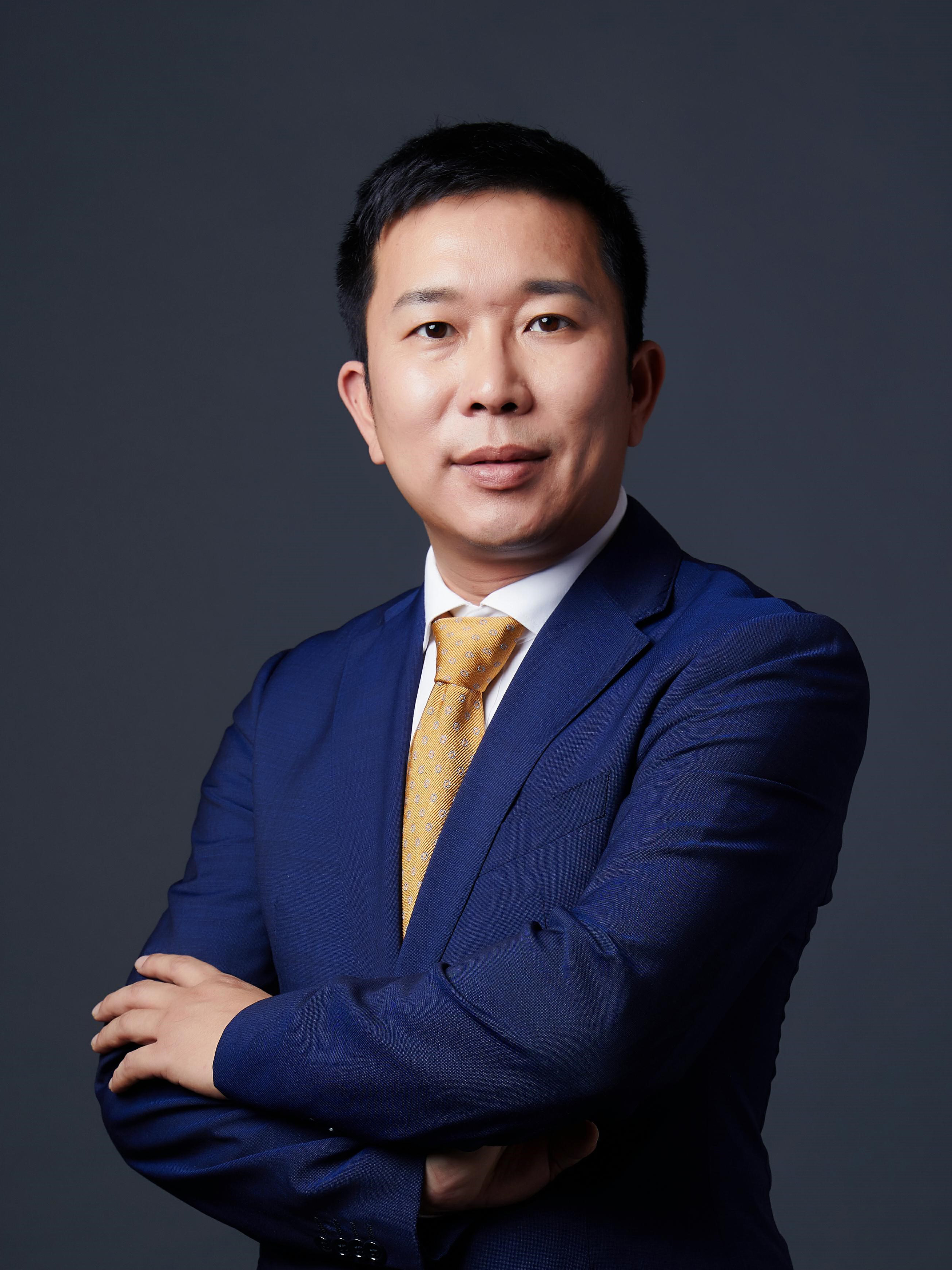 吴华鹏.jpg